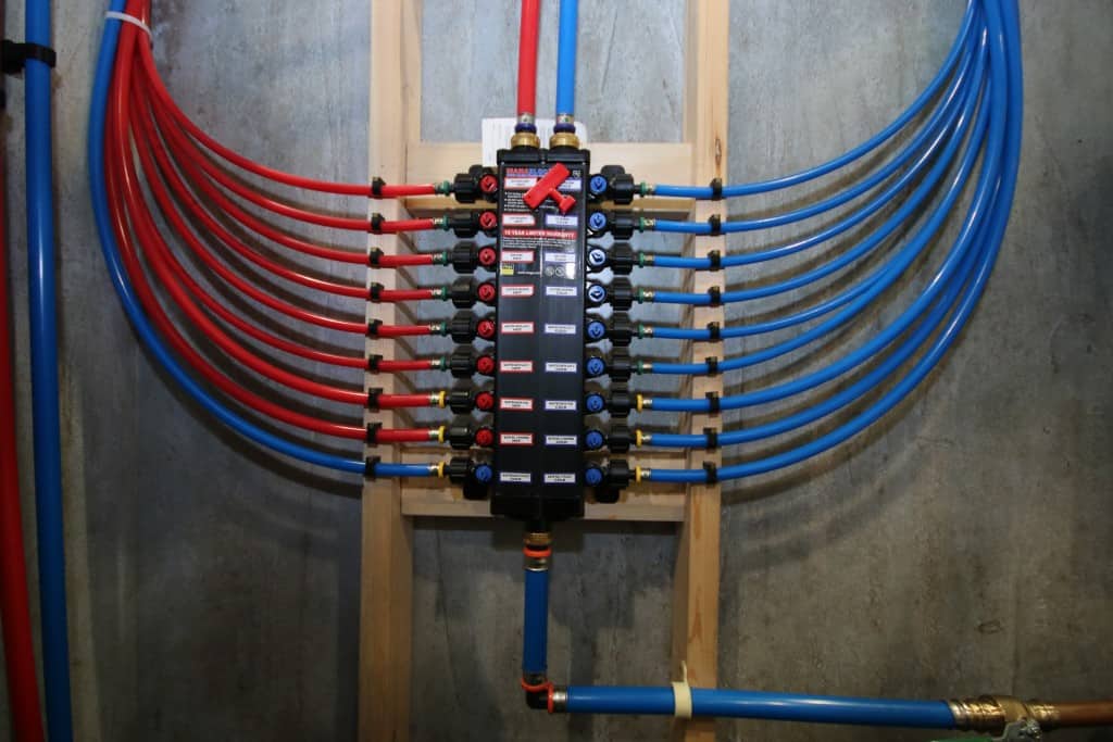  The Yanks really know how to plumb a house. This is a manifold fed system commonly used in upmarket houses; each line goes to a specific outlet or faucet and can be independently controlled. Impressive, hey?