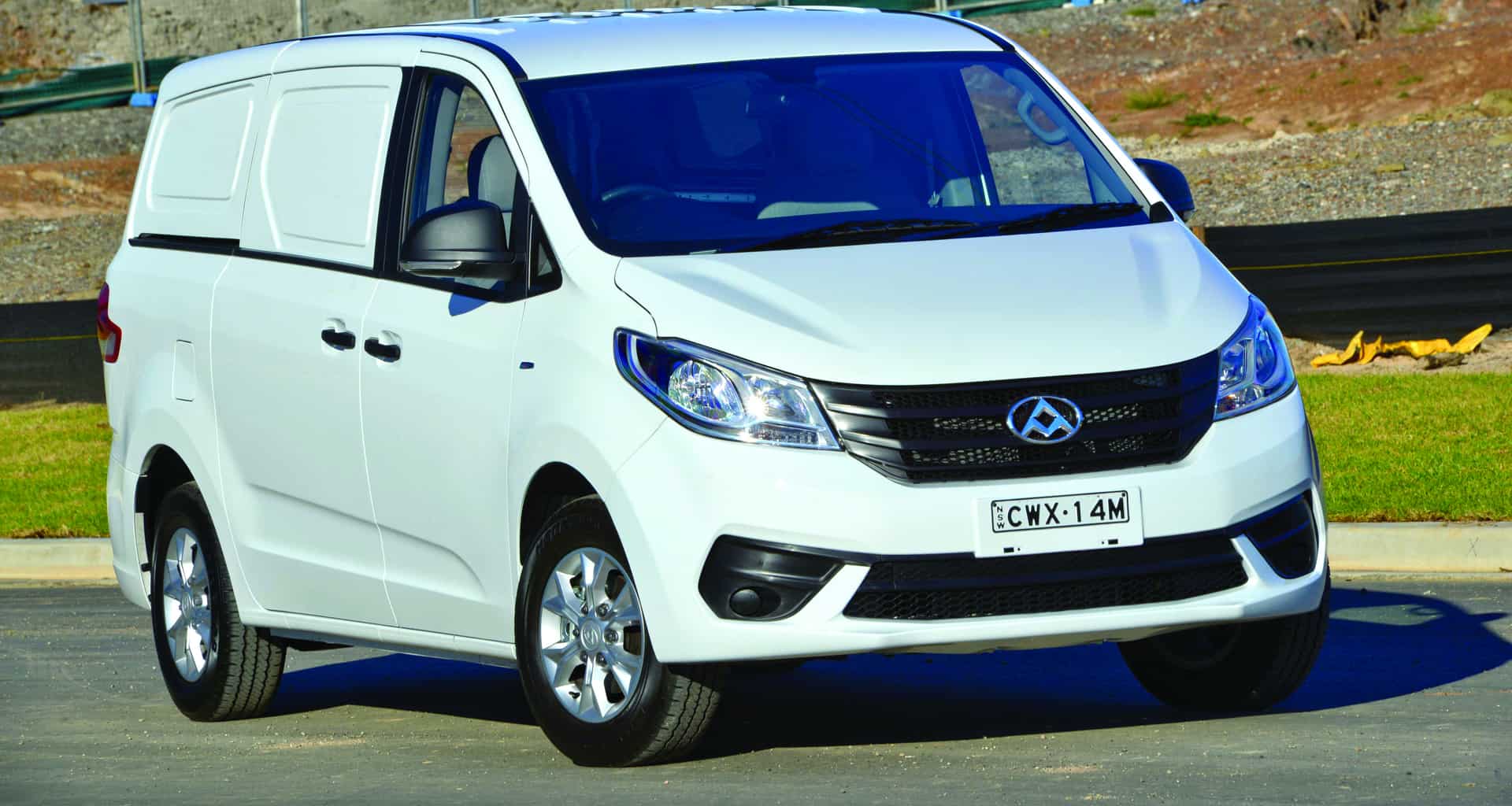 2015_ldv_g10_van_australia_0106223696x1971 Building Connection