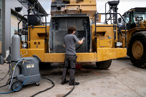 What Is Dry Ice Blasting? We trial two Karcher Ice Blasters. 